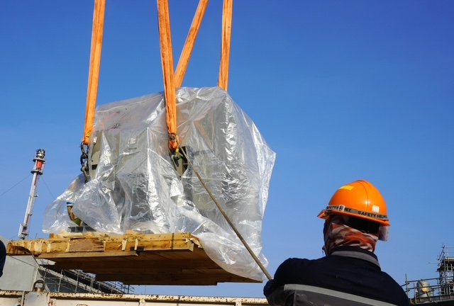 Professional Rigging Services: Expert Equipment Handling and Installation to Avoid Costly Damage